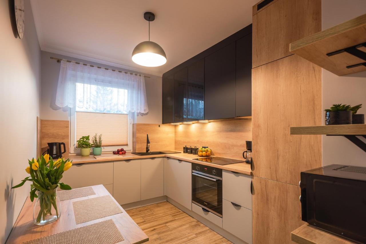Apart Wolnosci Jelenia Gora Ngoại thất bức ảnh